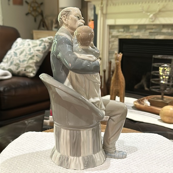 Lladro Retired Figurine, Grandfather #4654, Pristine, Vintage Unboxed - Picture 11 of 15